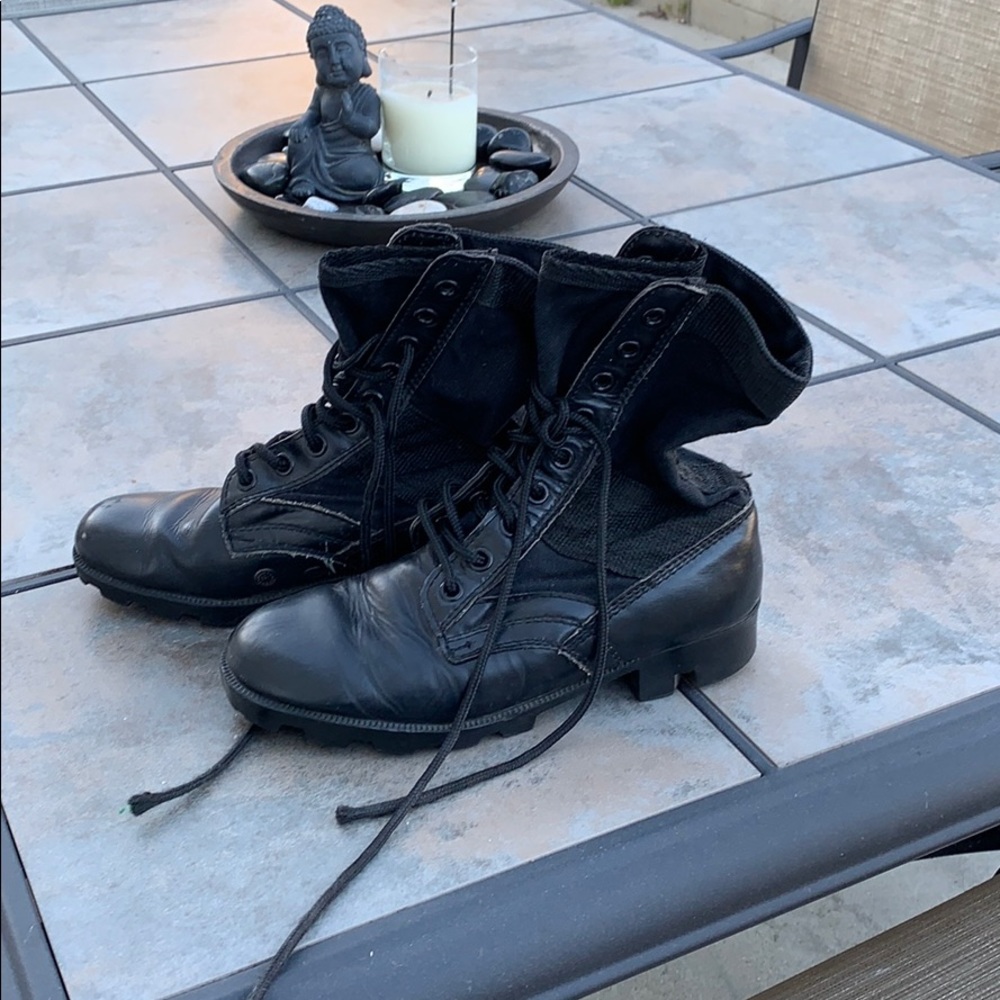 Army combat boots